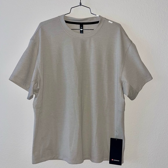 FINAL RESTOCK! Mens Lululemon LINEN RELAXED FIT TRAIN SS, MSRP $78 - Picture 6 of 11